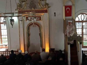 Ramazan Ayının İlk Cumasında Muğlalılar Kurşunlu Camii’ni Hınca Hınç Doldurdu