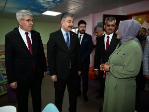 Depremde Hayatını Kaybeden Öğretmenin Adı Okulundaki Kütüphanede Yaşayacak