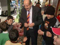 Bakırcı çocukları sevindirdi