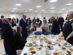 Rektör Erdal İftarda Depremzede Aileler İle Bir Araya Geldi