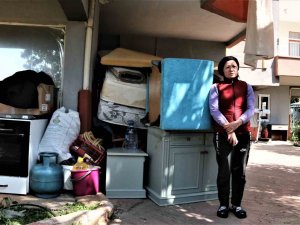 Sahte İmzalı Tahliye Taahhütnamesiyle Evinden Çıkarıldı, Gözyaşları İçinde Yardım İstedi