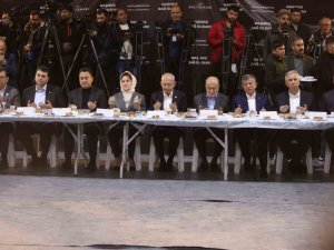 Kılıçdaroğlu’na Çadır Kent Ziyaretinde Zor Soru: "Hdp’ye De Bakanlık Verecek Misiniz?”