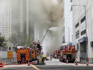 Hong Kong’ta Depo Yangını: 3 Bin 600 Kişi Tahliye Edildi