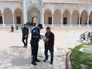 Gerçek Polis Cami, Okul, Çarşı Ve Pazarda "Sahte Polis" Uyarısı Yaptı