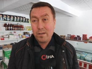 33 Yıllık Esnaf, Hayırseverlerden Alıp İhtiyaç Sahiplerine Dağıtıyor