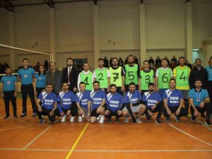 Malazgirt’te Depremzedeler Yararına Voleybol Turnuvası