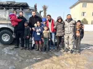 Off-road Tutkunları Marşa Depremzedeler İçin Bastı: Ulaşılamayan Köylere Yardım Götürdü