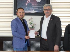 Umreye Gitmek İçin Biriktirdikleri Parayı Depremzedeler İçin Bağışladılar