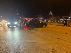 İ̇ki Otomobilin Karıştığı Kazada 1 Kişi Yaralandı