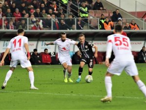 Altınordu, Dış Sahada Yokları Oynuyor