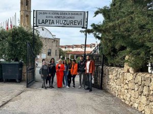 Gençlerden Huzurevine Moral Ziyareti