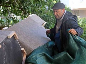 E-devlet’ten Gelen İhtarı Kontrol Etmedi, Ailesi Ve Eşyalarıyla Birlikte Evden Çıkartıldı