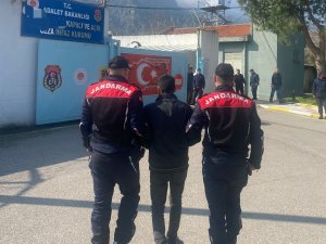 Manisa’da Aranan 8 Kişi Jandarma Dedektiflerinden Kaçamadı