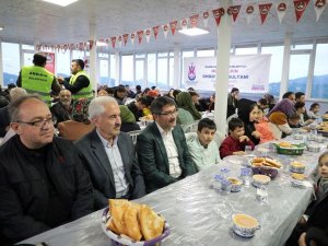 Şehzadeler Belediyesi Andırın’da Bin Kişilik İftar Sofrası Kurdu