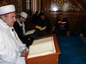 Van’daki Camilerde Asırlık Mukabele Geleneği Sürdürülüyor