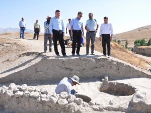 Karahüyük’teki Kazı Çalışmaları 68 Yıl Sonra Yeniden Başladı