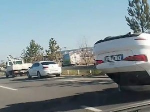 Otomobil Takla Atarak Ters Döndü: 2 Yaralı