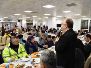 Depremzede Ailelerle İftarda Buluşuldu
