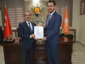 Başkan Özbek Ak Parti’den Milletvekili Aday Adaylığı Müracaatını Yaptı
