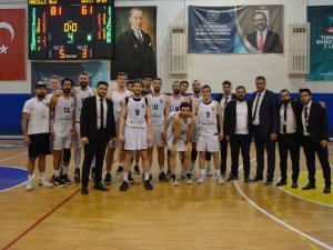 Potanın Efeleri Kendi Evinde Galip Geldi