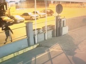 Pendik’te Eski İş Yerini Yakmaya Çalışan Kişi Yakalandı