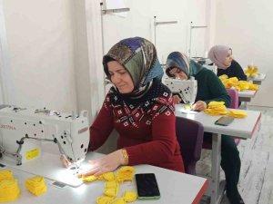 Depremzede Çocuklar İçin Oyuncak Ürettiler