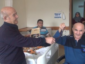 17 Yıldır Savaş Açtığı Sigara İçin İl İl Geziyor: Hastane Odasında Bile Vatandaşlara Sigarayı Bıraktırıyor