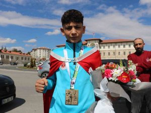 Avrupa Şampiyonu Devran, Sivas’ta Coşkuyla Karşılandı