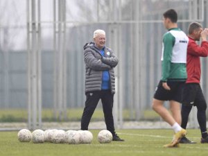 Bursaspor’da Teknik Direktör İ̇smail Ertekin’le Yollar Ayrıldı