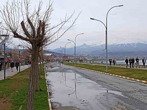 Tatvan Sahilinde Ramazan Yoğunluğu