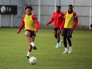 Sivasspor’da Başakşehir Maçı Hazırlıkları Sürüyor