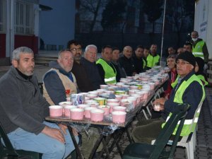 Lapseki Belediyesi Deprem Bölgesinde İftarlara Devam Ediyor