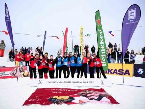 Milliler, Cev Kar Voleybolu Avrupa Turu Wagrain Etabı’nda Şampiyon Oldu