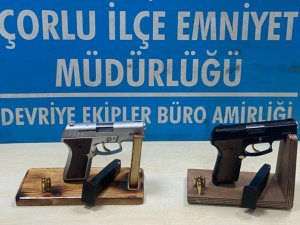 Şüpheli Araçta Ruhsatsız Tabancalar Ele Geçirildi: 3 Gözaltı