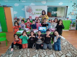 Anasınıfı Öğrencileri Oyuncaklarını Depremzede Arkadaşlarıyla Paylaştılar