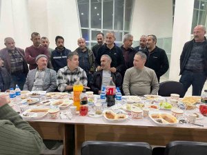 Emekli Olan Belediye Personellerine Veda Yemeği