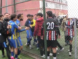 Amatör Maçta Arbede, İki Takım Maç Sonrası Birbirine Girdi