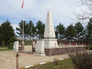 Casa Şehitlik Anıtı Depremde Dimdik Ayakta Kaldı