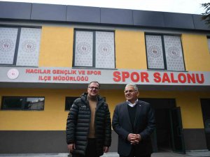 Başkan Büyükkılıç, Spor Salonunu İnceledi, Basket Oynadı
