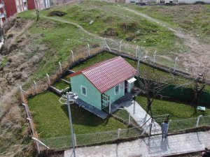 Dışarıdan Bakan Ev Sanıyor, İçerisinde İse Bir Emirin Kabri Bulunuyor