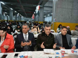 Esenyurt Belediye Başkanı Bozkurt Orucunu Vatandaşlarla Birlikte Açtı
