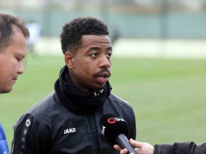 Jason Lokilo: "İ̇stanbulspor Büyük Bir Camia, Türkiye Güzel Bir Ülke, Burada Kalmak İsterim"