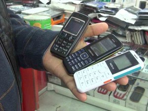 Sadece Asker Ve Yaşlılar Alıyordu: Tuşlu Telefonlar Depremlerin Ardından Yeniden Değer Kazandı
