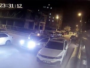 Arkadaşlarıyla Tartıştı, Taksiden Atladı