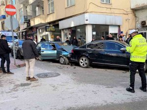 Sinop’ta 4 Aracın Karıştığı Kazada 1 Yaralı