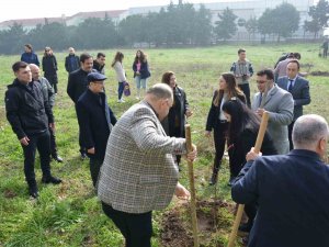 Karacabey Myo Depremde Hayatını Kaybedenler Anısına Fidan Dikti