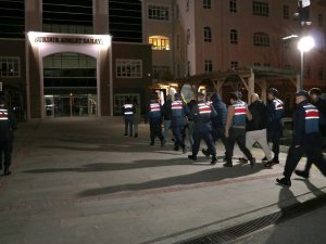 Burdur’da Kökünü Kurutma Operasyonunda 5 Şahıs Tutuklandı