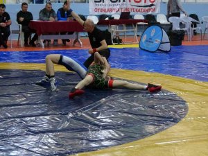17 Yaş Altı Kadınlar Güreş Türkiye Şampiyonası Heyecanı Yozgat’ta Başladı