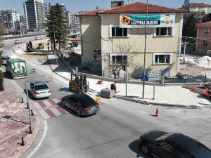 Konya Büyükşehir’den Demiryolu Caddesinde Trafiği Rahatlatacak Düzenlemeler