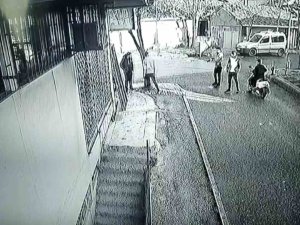 Ümraniye’de Markete Pompalı Tüfekle Saldırı Kameraya Yansıdı